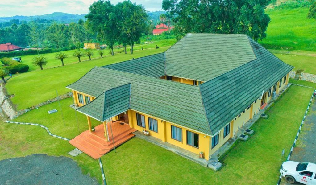 Mountains Of The Moon Hotel Fort Portal Exteriör bild