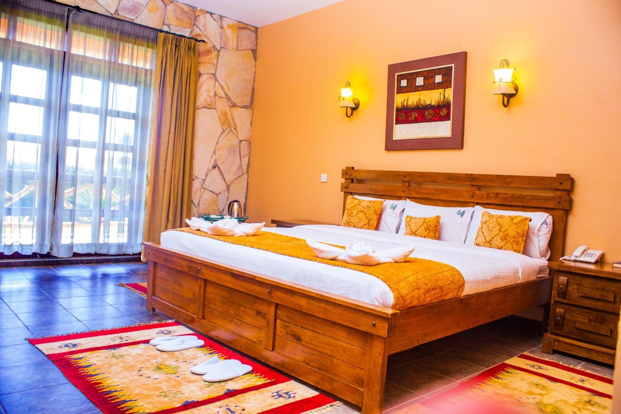 Mountains Of The Moon Hotel Fort Portal Exteriör bild