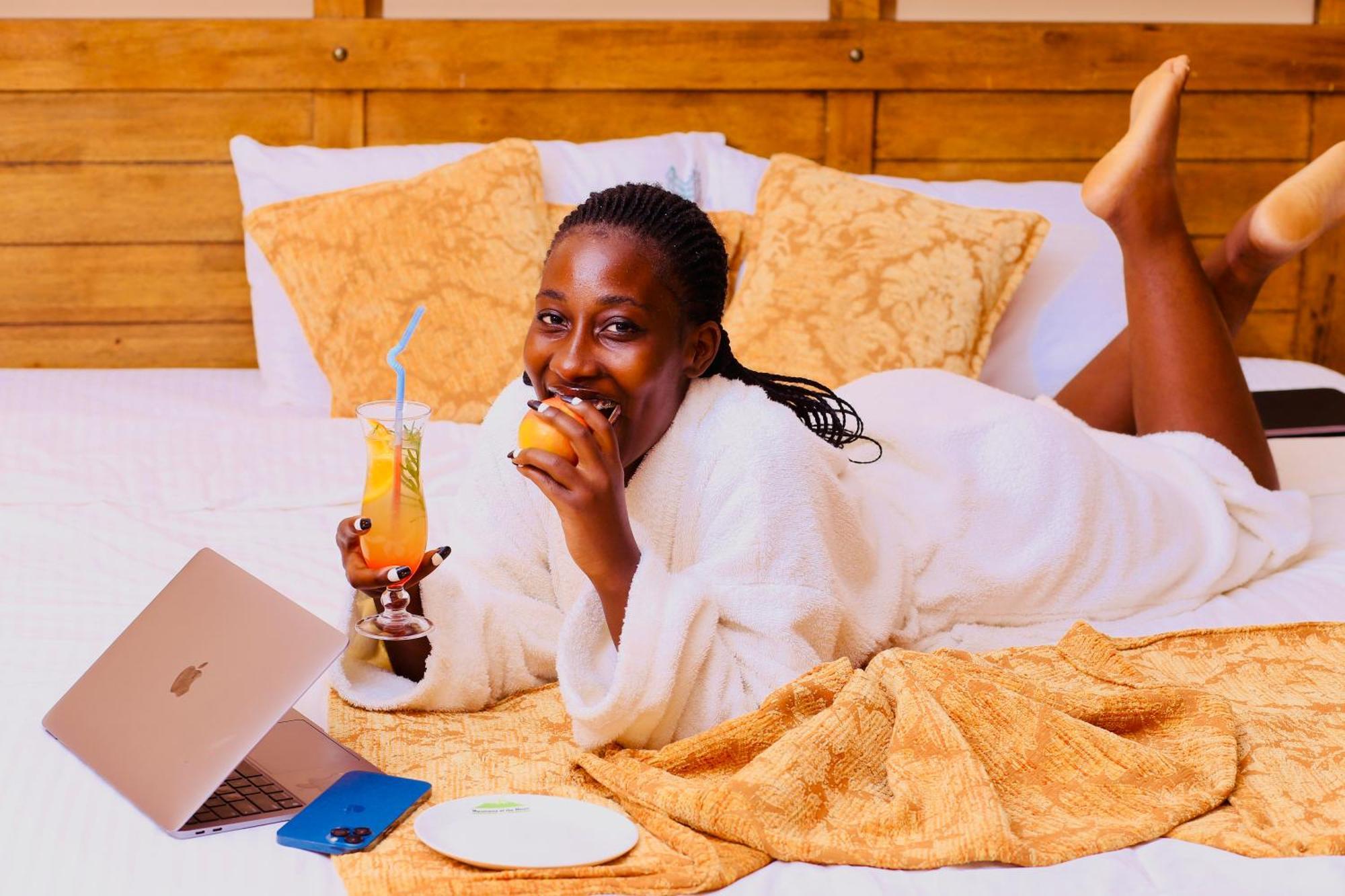 Mountains Of The Moon Hotel Fort Portal Exteriör bild