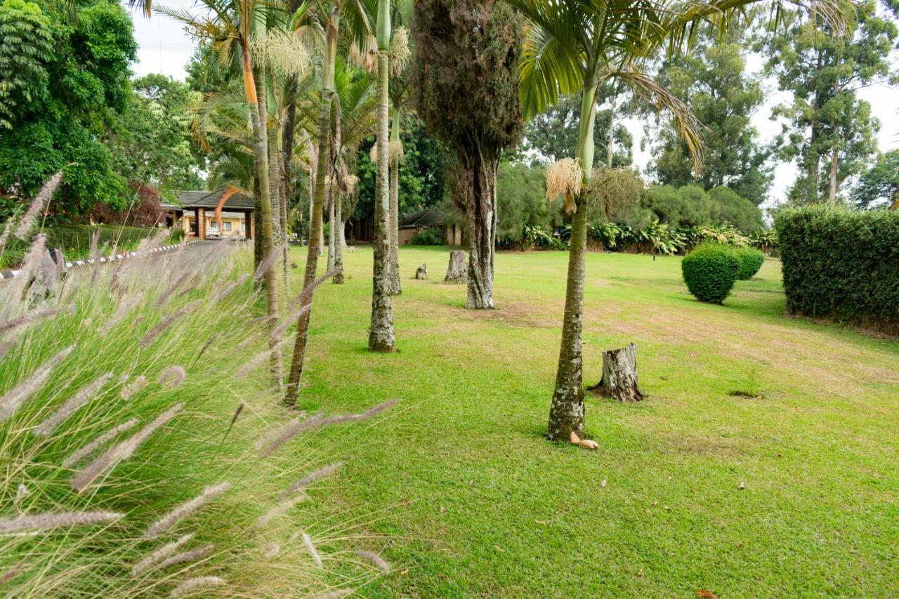 Mountains Of The Moon Hotel Fort Portal Exteriör bild
