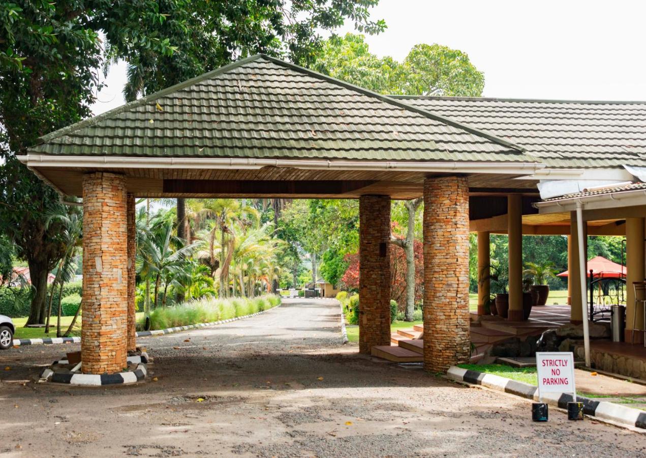 Mountains Of The Moon Hotel Fort Portal Exteriör bild