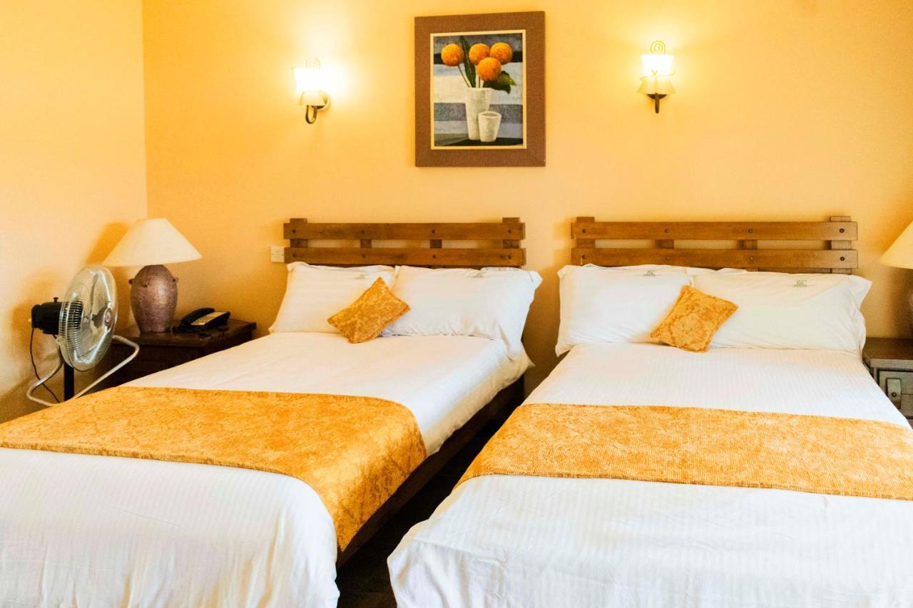 Mountains Of The Moon Hotel Fort Portal Exteriör bild