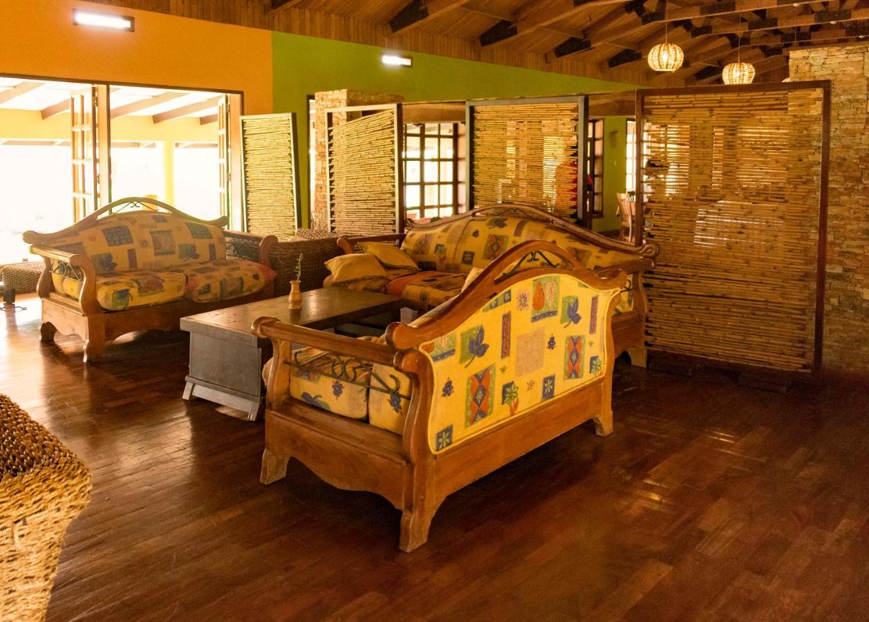 Mountains Of The Moon Hotel Fort Portal Exteriör bild